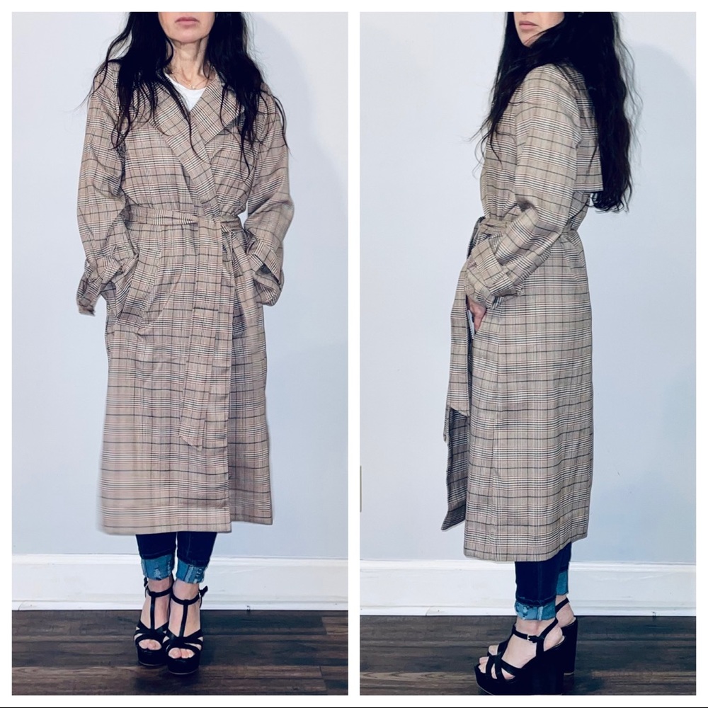 Fabulous belted plaid side pocket trench coat - Picture 6 of 7